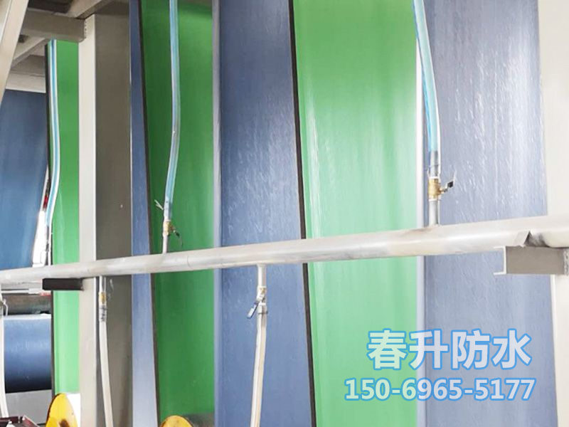 反應(yīng)粘結(jié)型濕鋪、預(yù)鋪高分子自粘防水卷材